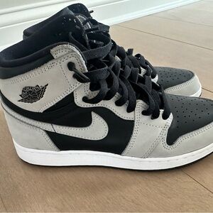 Jordan Shoes: Women's Jodan 1 Retro High Top size 8.5